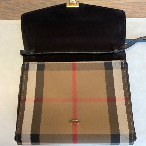 BURBERRY CHECKMARK AND NAVY BLUE LEATHER CROSSBODY PURSE.  Includes dust bag. - Picture 6 of 16